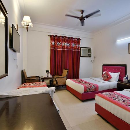 Family Spot Hotell New Delhi Eksteriør bilde