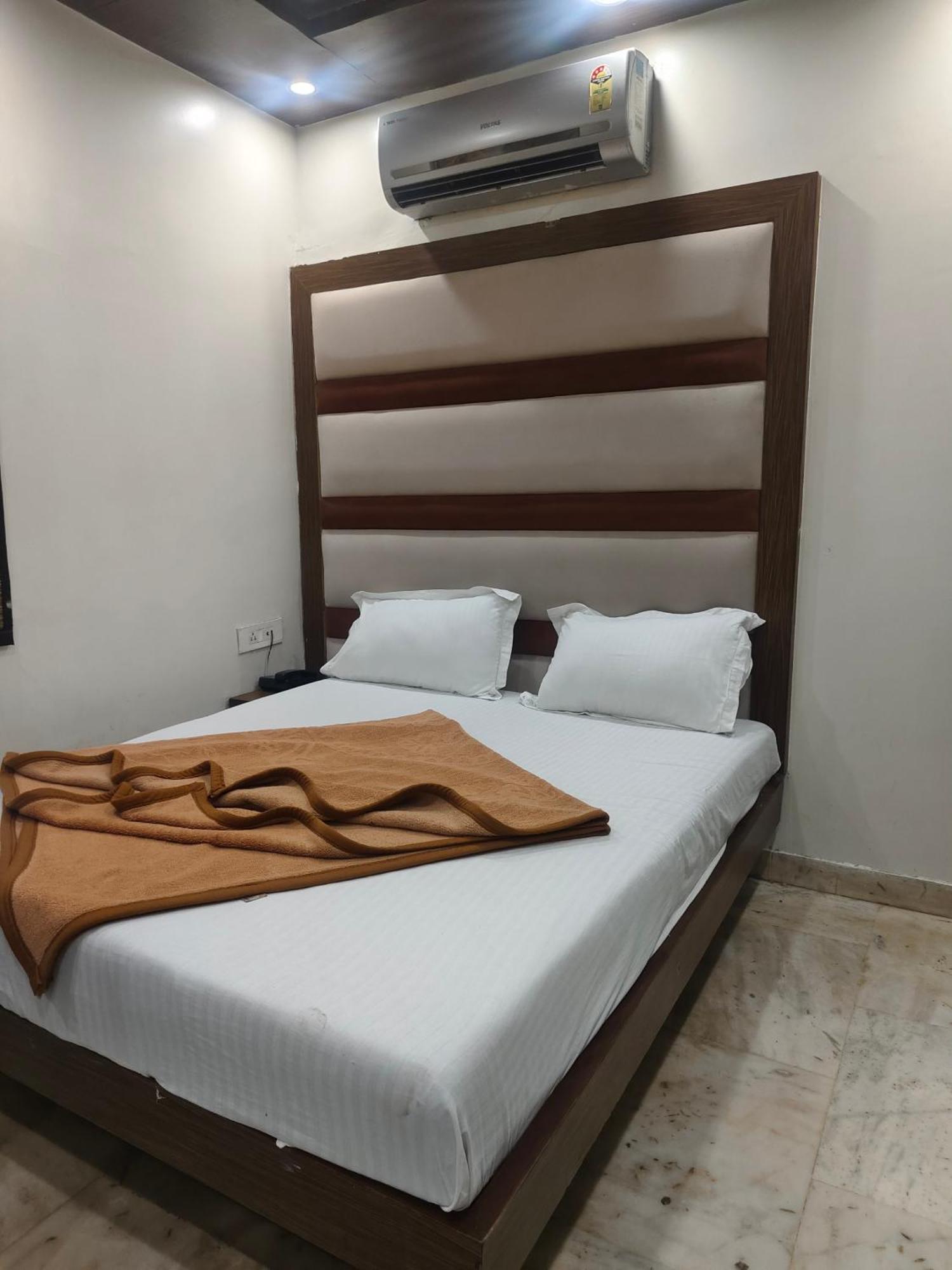Family Spot Hotell New Delhi Eksteriør bilde