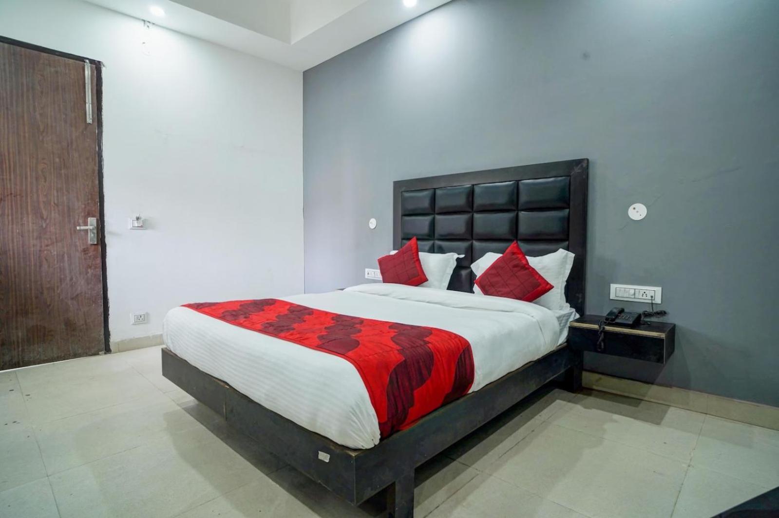 Family Spot Hotell New Delhi Eksteriør bilde